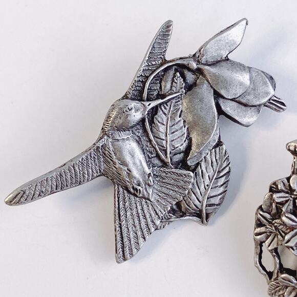 VTG Brooch Lot of 2 Signed Birds & Blooms Pewter Nature Hummingbird Birdhouse - Picture 6 of 9